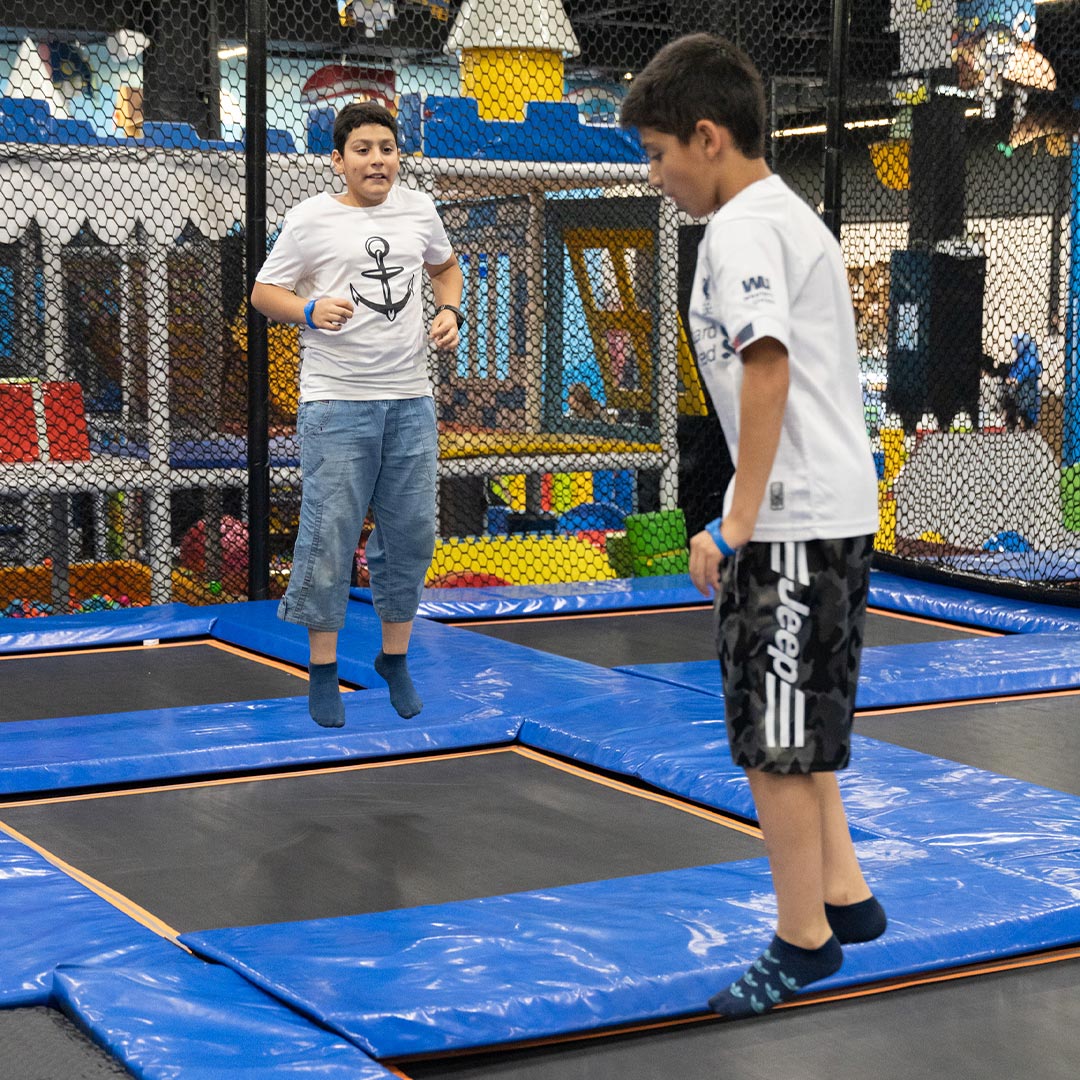 زمین ترامپولین